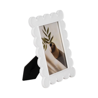White Decorative Scalloped Edge Photo Frame