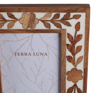 White/Brown Wooden Petals Photo Frame