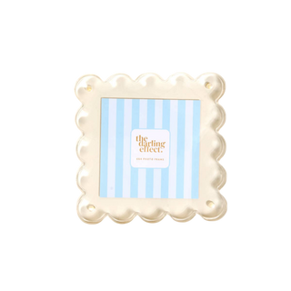Clear Square Scalloped Acrylic Picture Frame